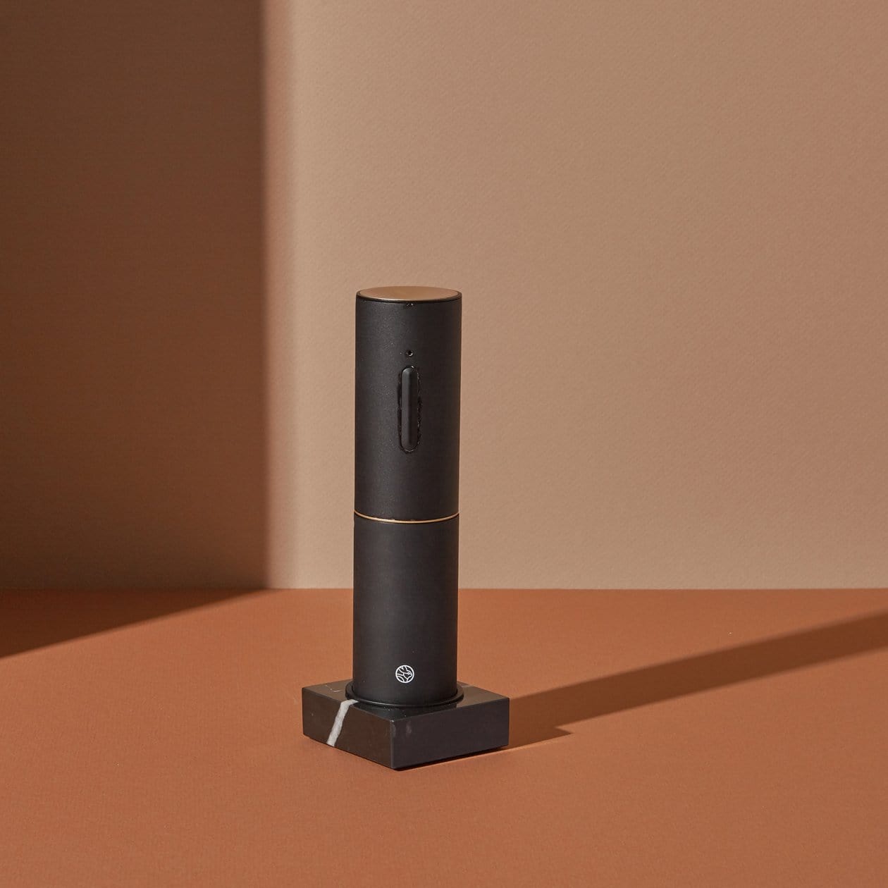 Compact Electric Corkscrew